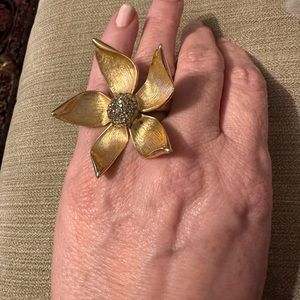 Vintage  flower cocktail statement ring